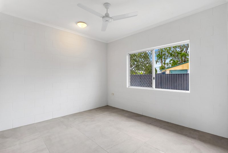 Photo - 1/12 Atlantic Close, White Rock QLD 4868 - Image 6
