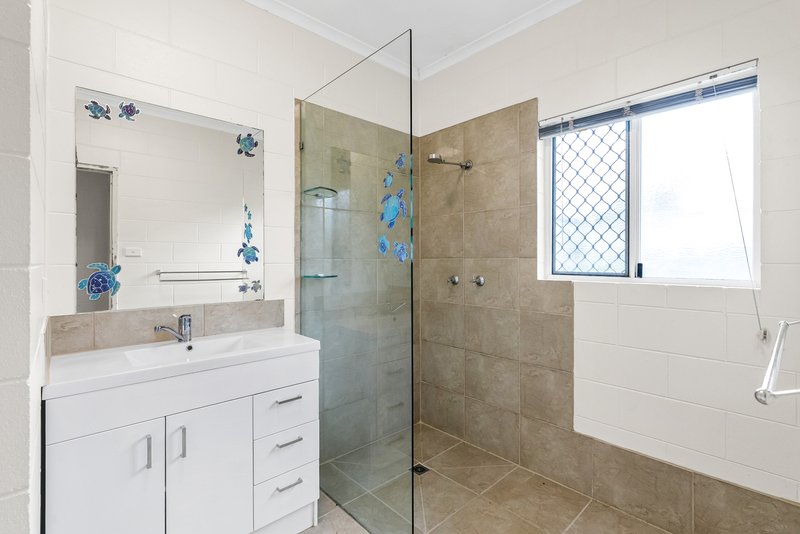 Photo - 1/12 Atlantic Close, White Rock QLD 4868 - Image 8