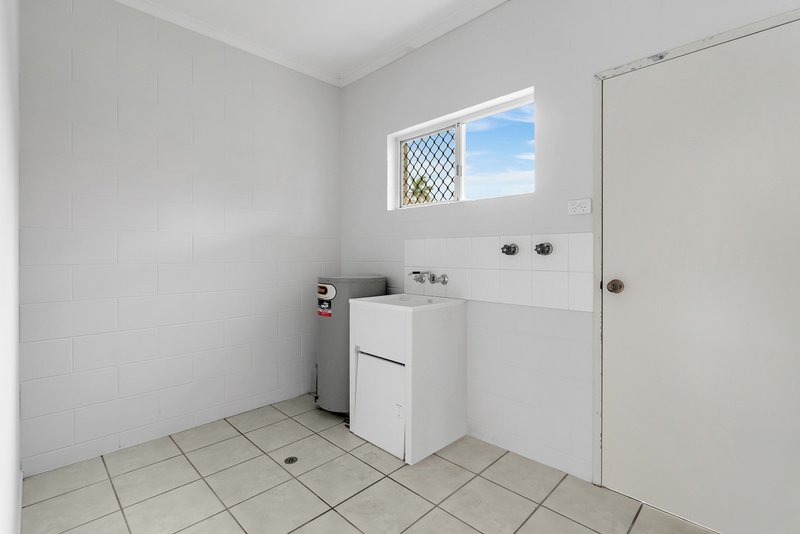 Photo - 1/12 Atlantic Close, White Rock QLD 4868 - Image 9