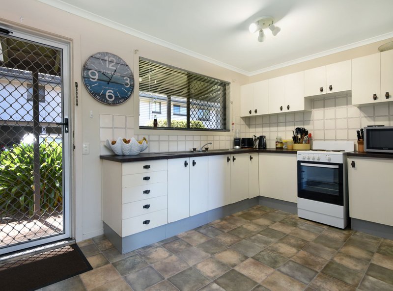 Photo - 11/2 Benjamin Street, Mount Lofty QLD 4350 - Image 5