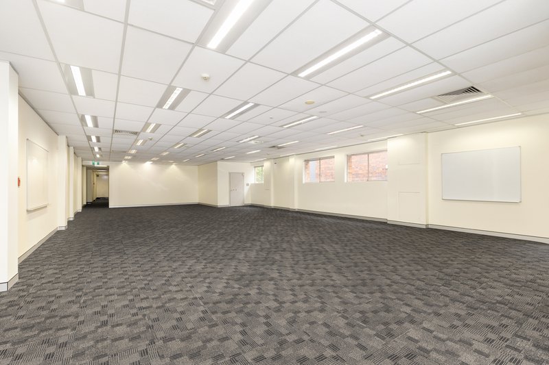 Photo - 112 Brisbane Street, Ipswich QLD 4305 - Image 5