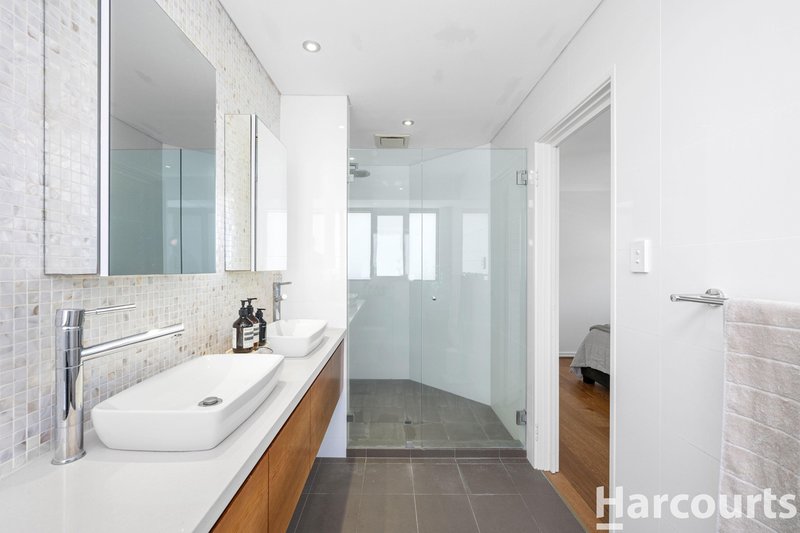 Photo - 112 Broadbeach Boulevard, Hillarys WA 6025 - Image 23