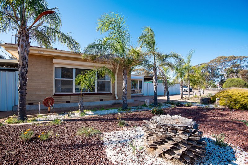 Photo - 112 Cartledge Avenue, Whyalla Stuart SA 5608 - Image 2