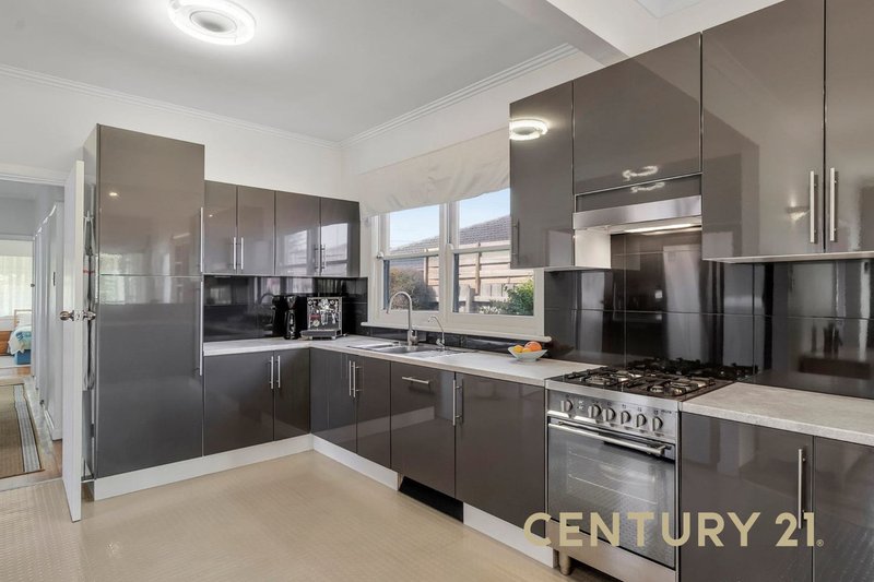 Photo - 112 Corrigan Road, Noble Park VIC 3174 - Image 5
