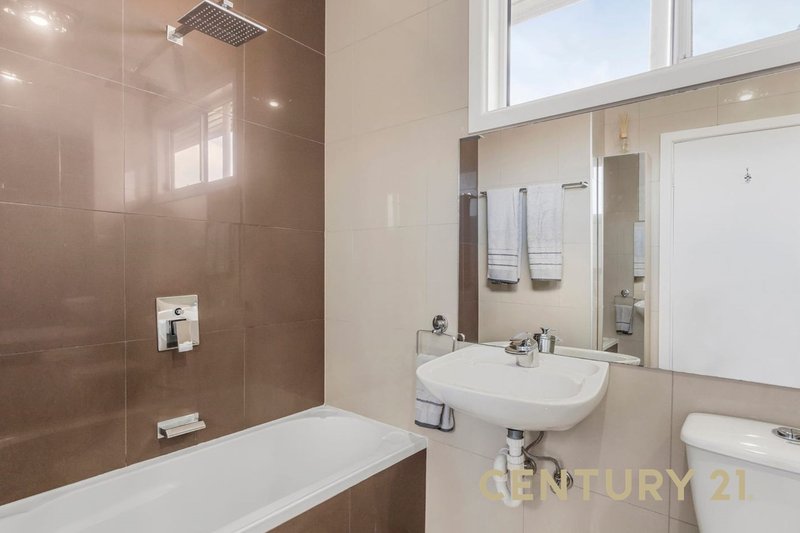 Photo - 112 Corrigan Road, Noble Park VIC 3174 - Image 11