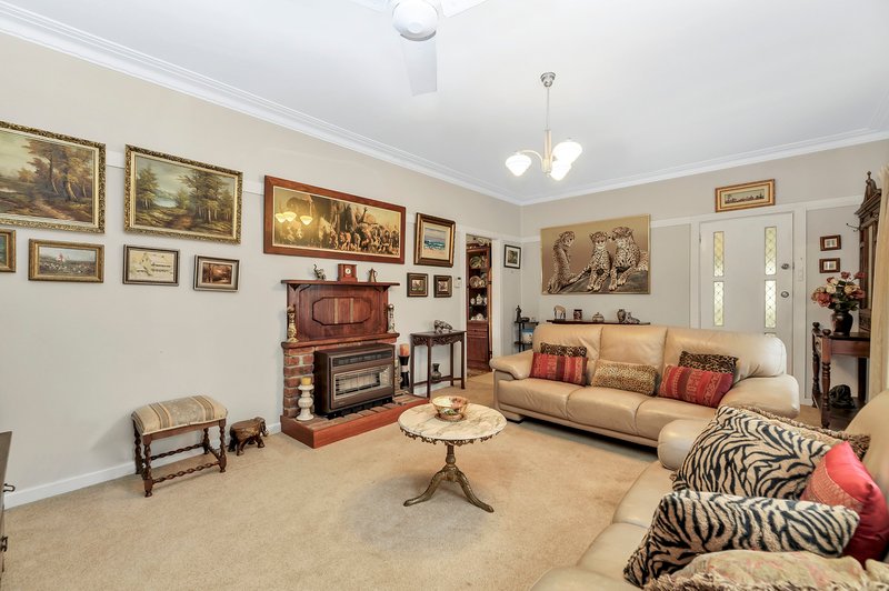 Photo - 1/12 Donald Road, Queanbeyan NSW 2620 - Image 3