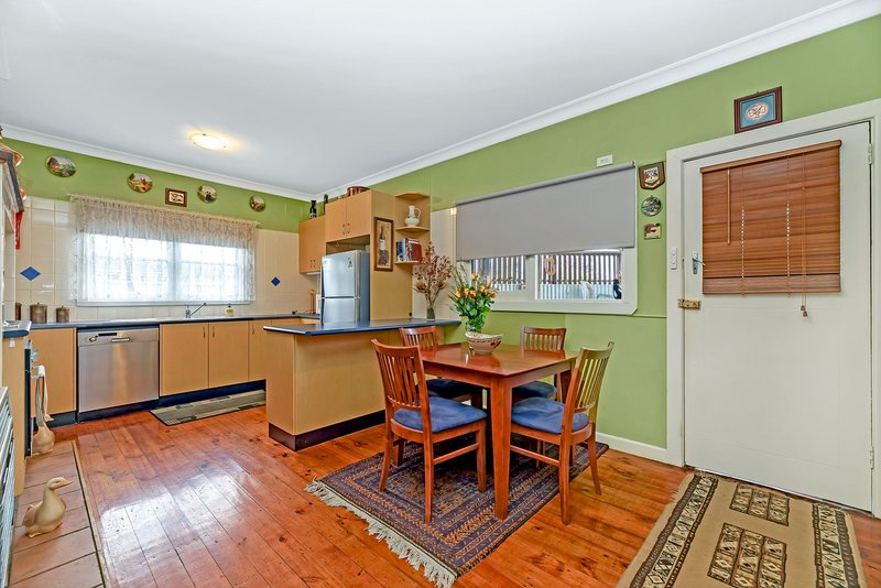 Photo - 1/12 Donald Road, Queanbeyan NSW 2620 - Image 5