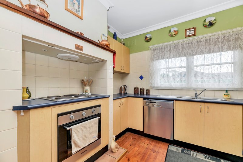 Photo - 1/12 Donald Road, Queanbeyan NSW 2620 - Image 7