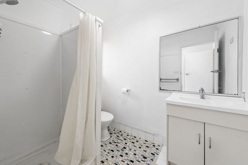 Photo - 1/12 Ellis Street, Wilsonton QLD 4350 - Image 6