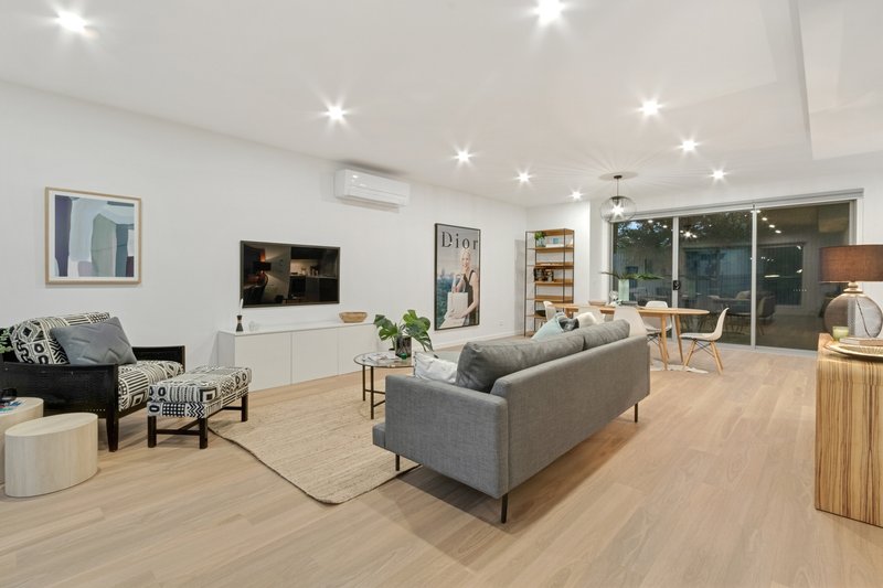 Photo - 1/12 Eric Street, Preston VIC 3072 - Image 2