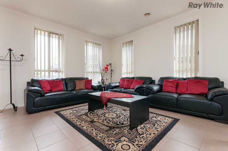 Photo - 1/12 Eureka Court, Kings Park VIC 3021 - Image 3