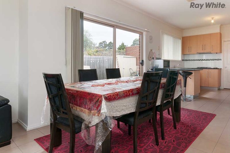 Photo - 1/12 Eureka Court, Kings Park VIC 3021 - Image 6