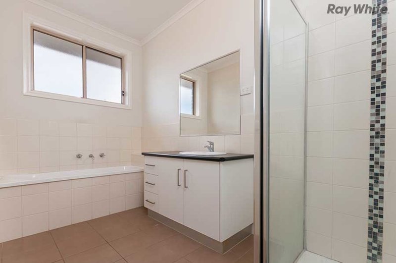 Photo - 1/12 Eureka Court, Kings Park VIC 3021 - Image 8