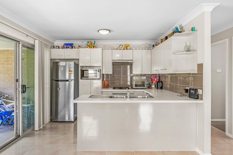 Photo - 1/12 Fairview Place, Cessnock NSW 2325 - Image 2