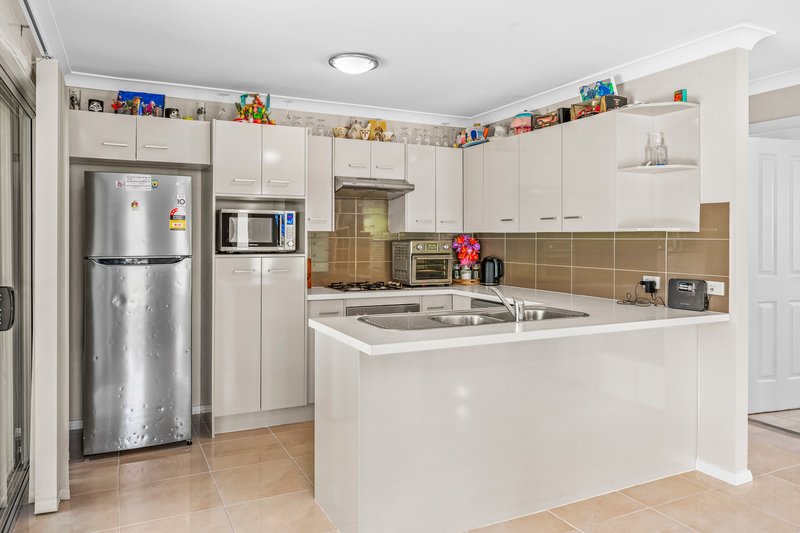 Photo - 1/12 Fairview Place, Cessnock NSW 2325 - Image 3