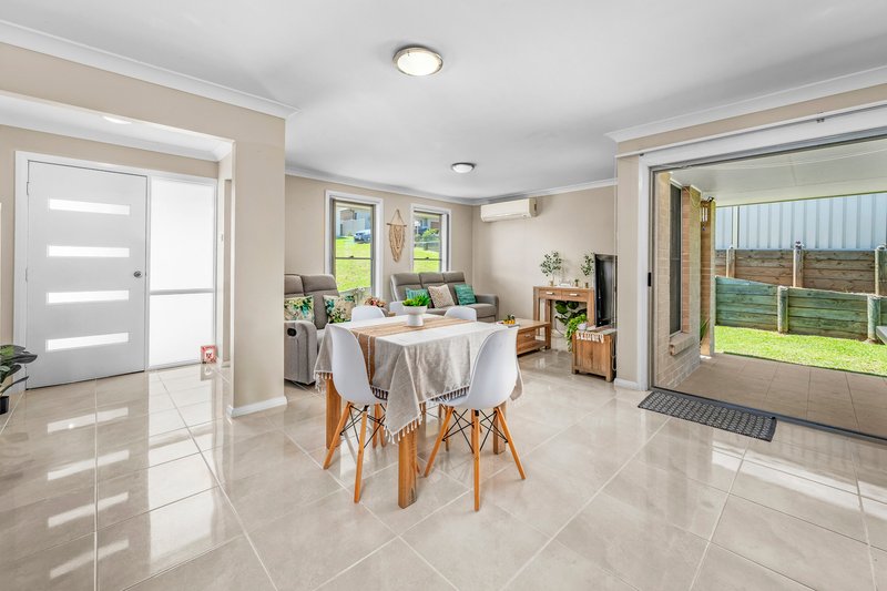 Photo - 1/12 Fairview Place, Cessnock NSW 2325 - Image 4