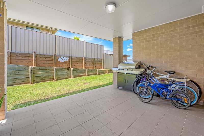 Photo - 1/12 Fairview Place, Cessnock NSW 2325 - Image 13