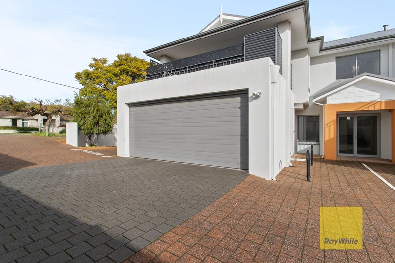 Photo - 1/12 Heath Road, Kalamunda WA 6076 - Image 3