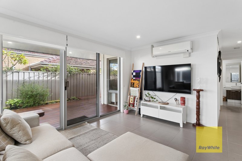 Photo - 1/12 Heath Road, Kalamunda WA 6076 - Image 9