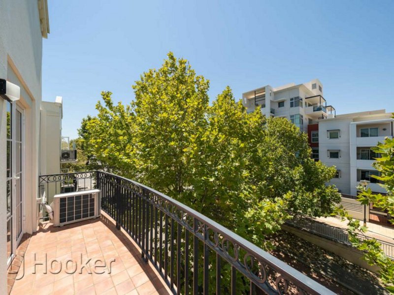 Photo - 11/2 Henry Lawson Walk, East Perth WA 6004 - Image 6