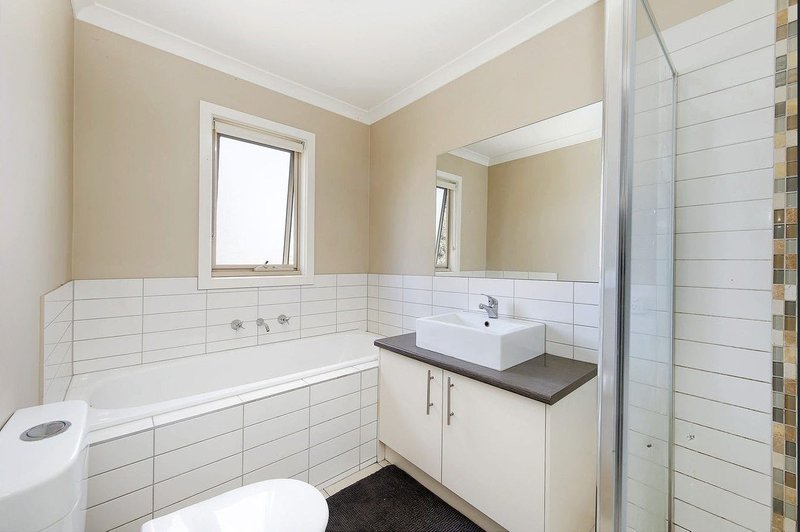 Photo - 112 James Mirams Drive, Roxburgh Park VIC 3064 - Image 6