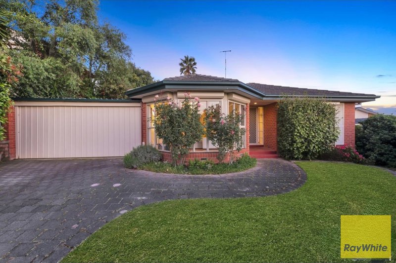 Photo - 112 John Fawkner Drive, Endeavour Hills VIC 3802 - Image 2