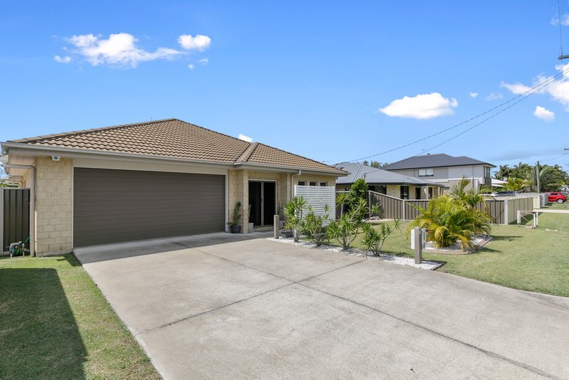 112 Limpus Street, Urangan QLD 4655