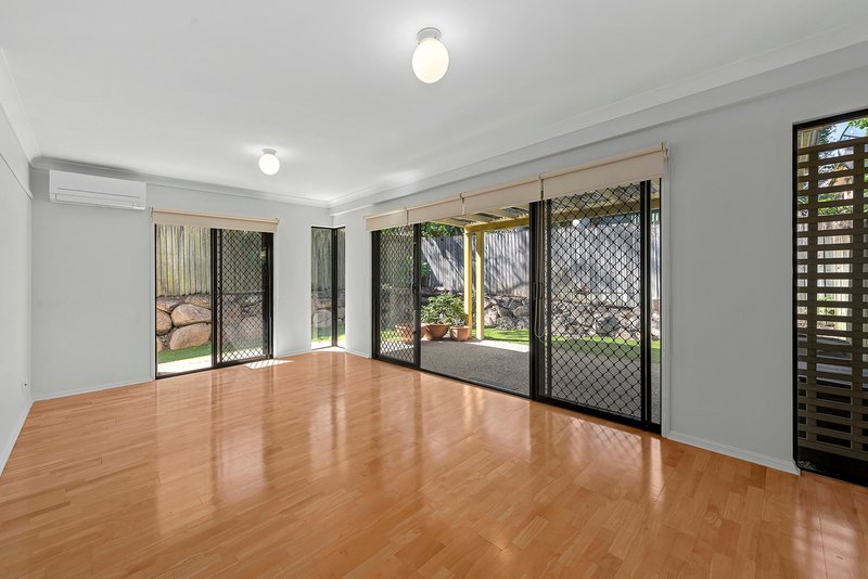 Photo - 1/12 Longlands Street, East Brisbane QLD 4169 - Image 5