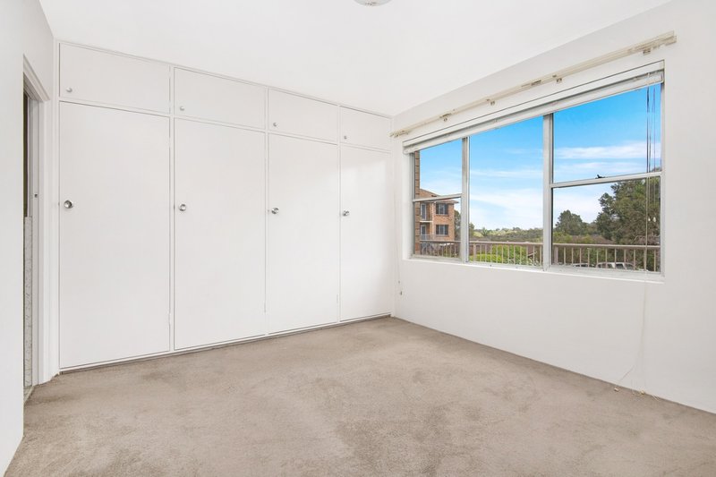 Photo - 11/2 Martin Luther Place, Allambie Heights NSW 2100 - Image 3