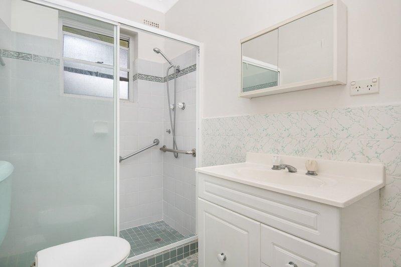 Photo - 11/2 Martin Luther Place, Allambie Heights NSW 2100 - Image 4