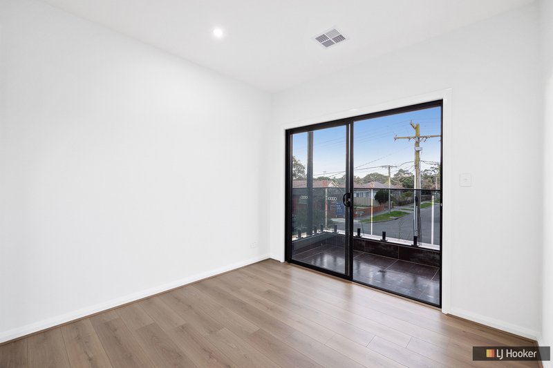 Photo - 1/12 Mclennan Street, Eumemmerring VIC 3177 - Image 10