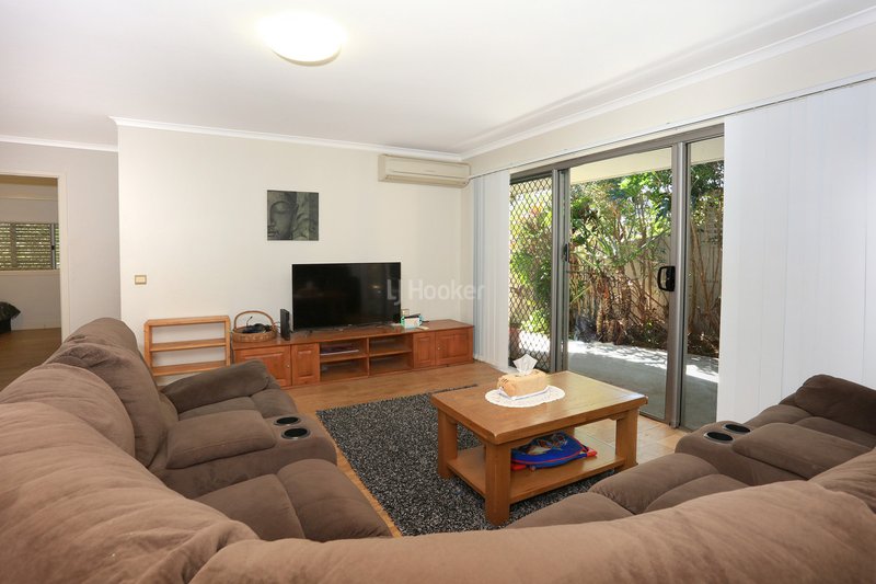 Photo - 1/12 Mcwilliam Close, Labrador QLD 4215 - Image 2