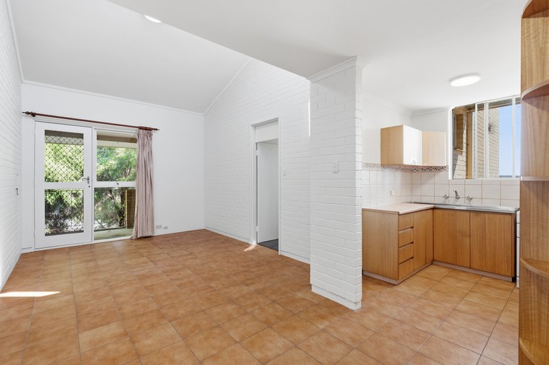 Photo - 11/2 Minora Place, Rivervale WA 6103 - Image 2