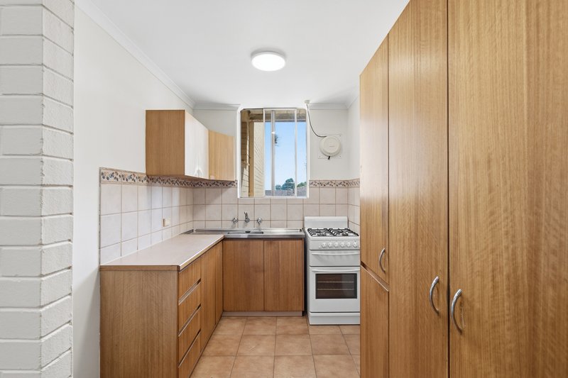 Photo - 11/2 Minora Place, Rivervale WA 6103 - Image 3