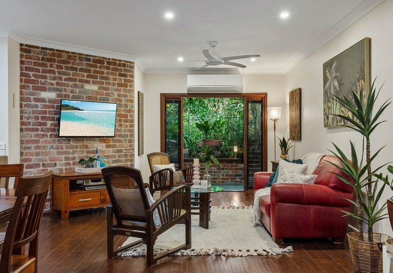 Photo - 1/12 Murchison Street, Whitfield QLD 4870 - Image 5