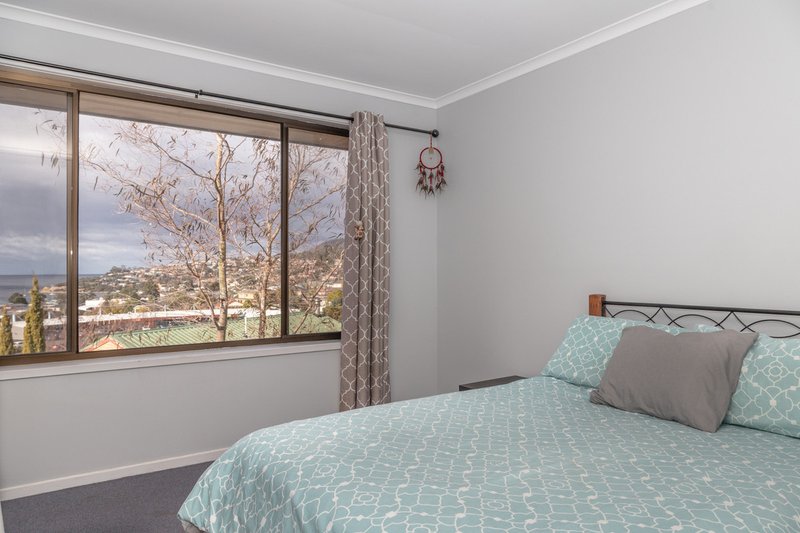 Photo - 1/12 Opal Drive, Blackmans Bay TAS 7052 - Image 9