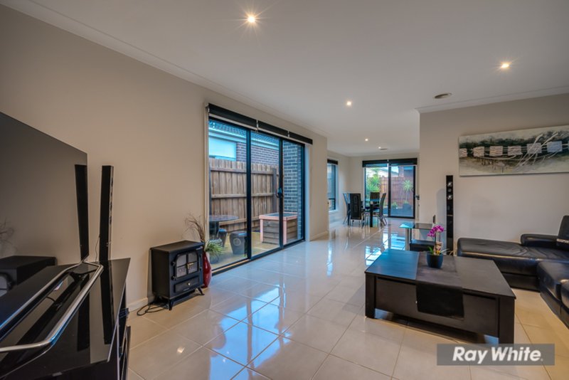 Photo - 1/12 Orlando Drive, Truganina VIC 3029 - Image 8