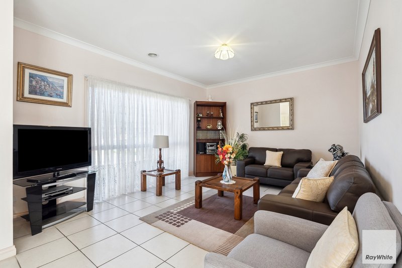 Photo - 1/12 Padula Court, Hillside VIC 3037 - Image 2