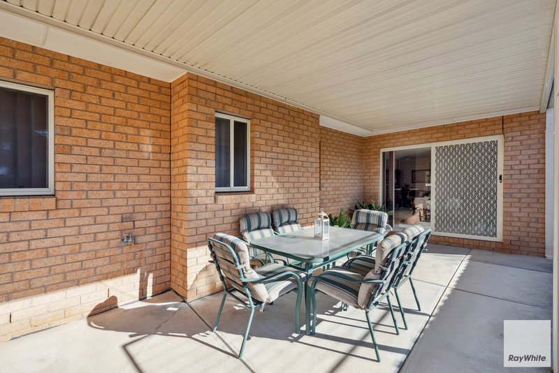 Photo - 1/12 Padula Court, Hillside VIC 3037 - Image 8