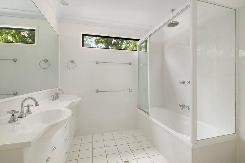 Photo - 11/2 Ridgeline Way, Highland Park QLD 4211 - Image 12