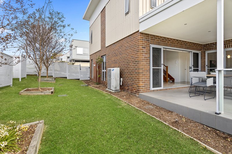 Photo - 1/12 Russell Street, Balgownie NSW 2519 - Image 6