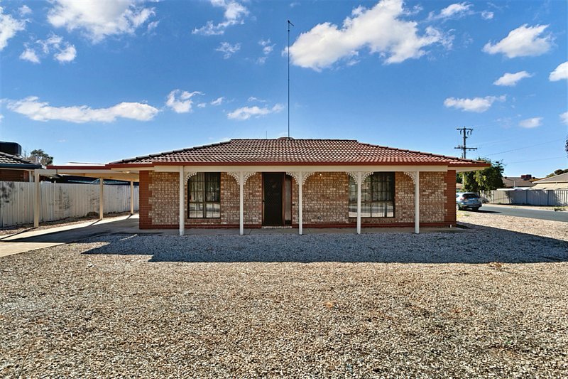 Photo - 1/12 Settlers Drive, Mildura VIC 3500 - Image 2