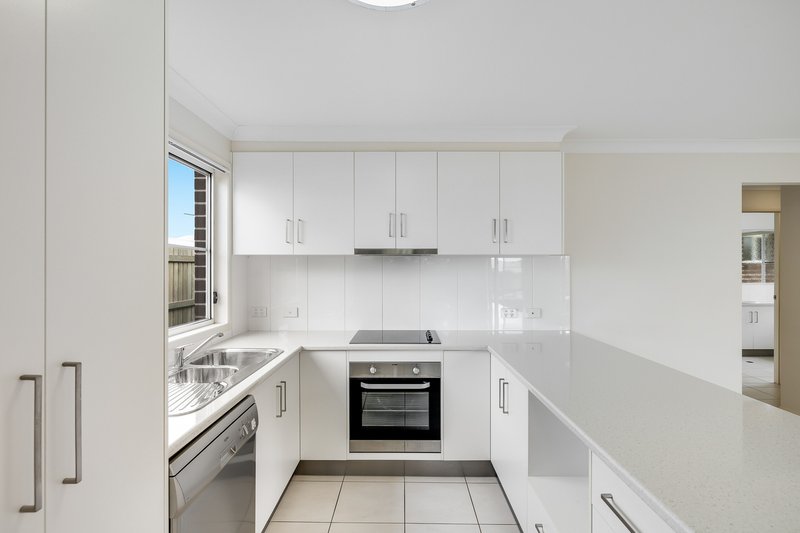 Photo - 1/12 Sunning Street, Kearneys Spring QLD 4350 - Image 2