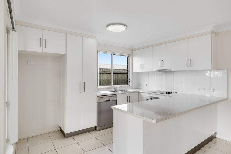 Photo - 1/12 Sunning Street, Kearneys Spring QLD 4350 - Image 4