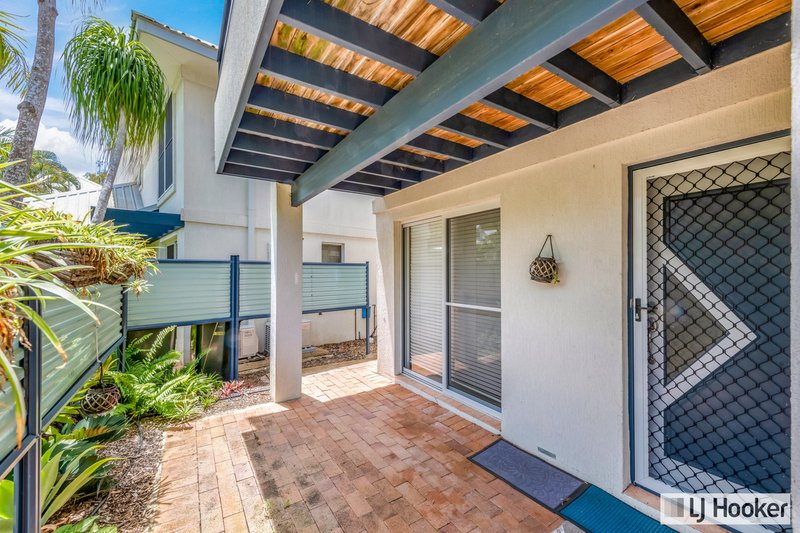 Photo - 11/2 Sylvan Drive, Moore Park Beach QLD 4670 - Image 17