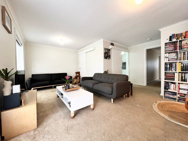 Photo - 1/12 Tamboon Court, Meadow Heights VIC 3048 - Image 2
