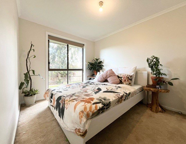 Photo - 1/12 Tamboon Court, Meadow Heights VIC 3048 - Image 8