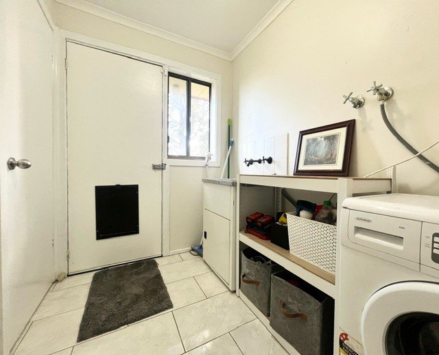 Photo - 1/12 Tamboon Court, Meadow Heights VIC 3048 - Image 10