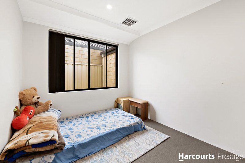 Photo - 112 Verdant Crescent, Seville Grove WA 6112 - Image 8