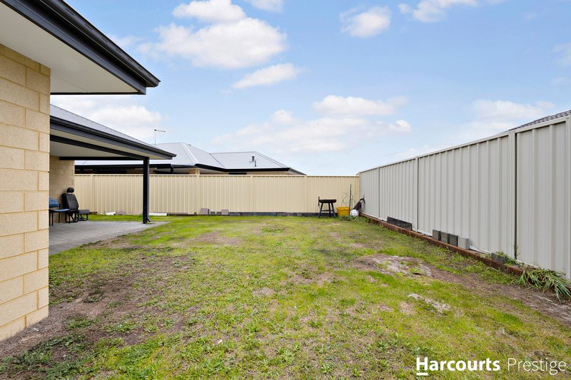 Photo - 112 Verdant Crescent, Seville Grove WA 6112 - Image 12